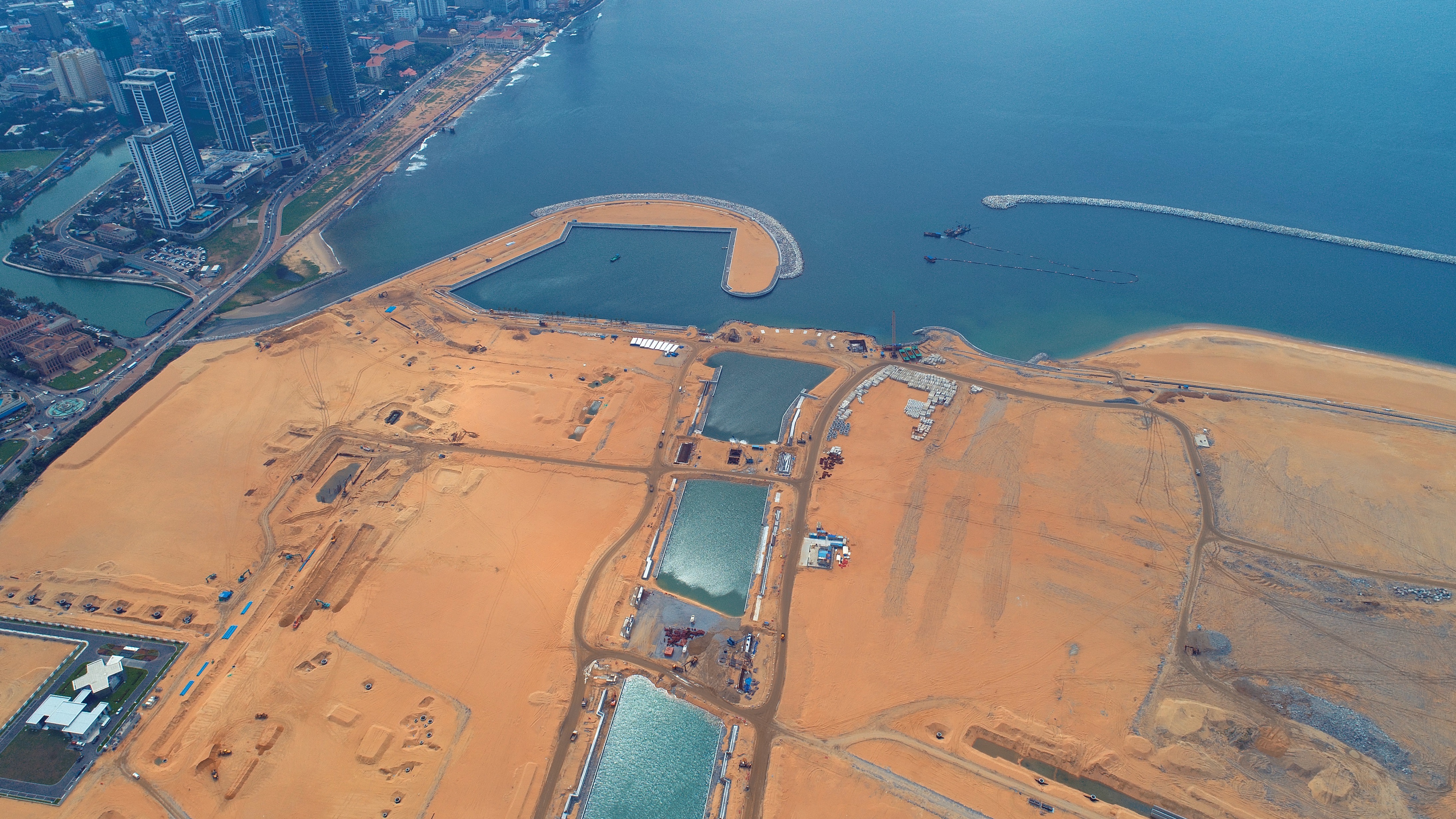 通讯:"五年我们为斯里兰卡造出一片新土地"——科伦坡港口城人的自豪