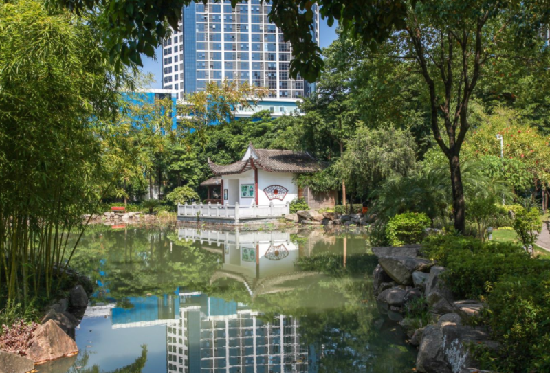 福州茶亭街古今都很出名的,先如今在茶亭段见了个茶亭公园周边都是