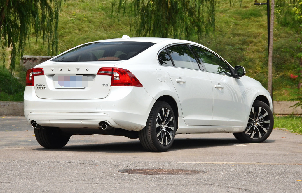 沃尔沃s60l 2019款照片鉴美,外形优美大气,符合大众的审美!