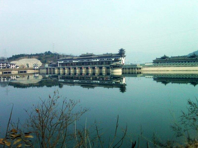 汉丰湖秋天的景色图片