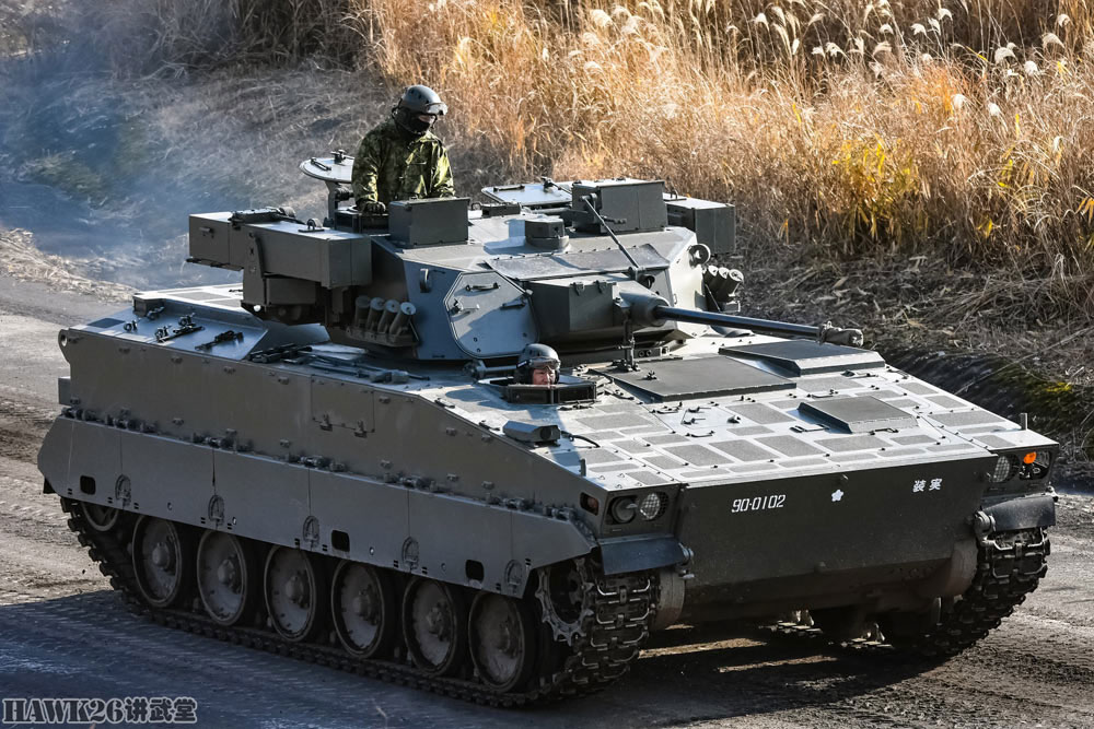 日本新型履带式装甲车曝光 采用89式步战底盘 将与轮式方案竞争