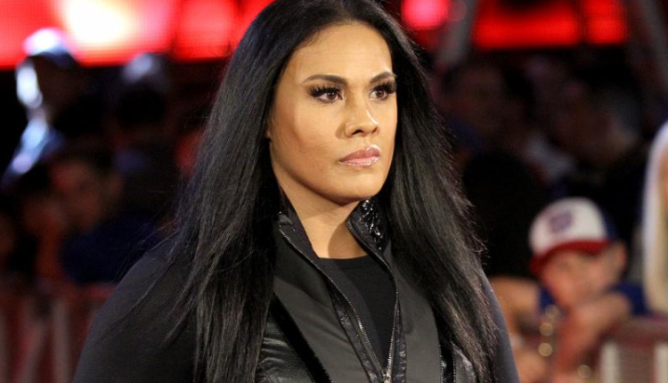 wwe塔米娜警告菲尼克斯,并劝娜塔莉亚回家逗猫去