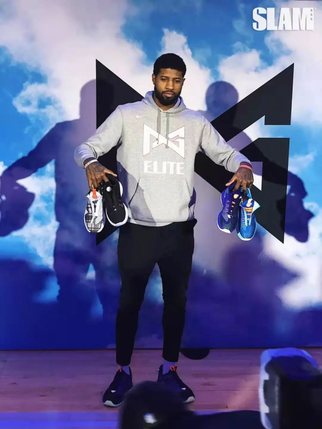 nike推出的pg4有多丑?你看看保罗乔治"笑"的多开心就知道了!