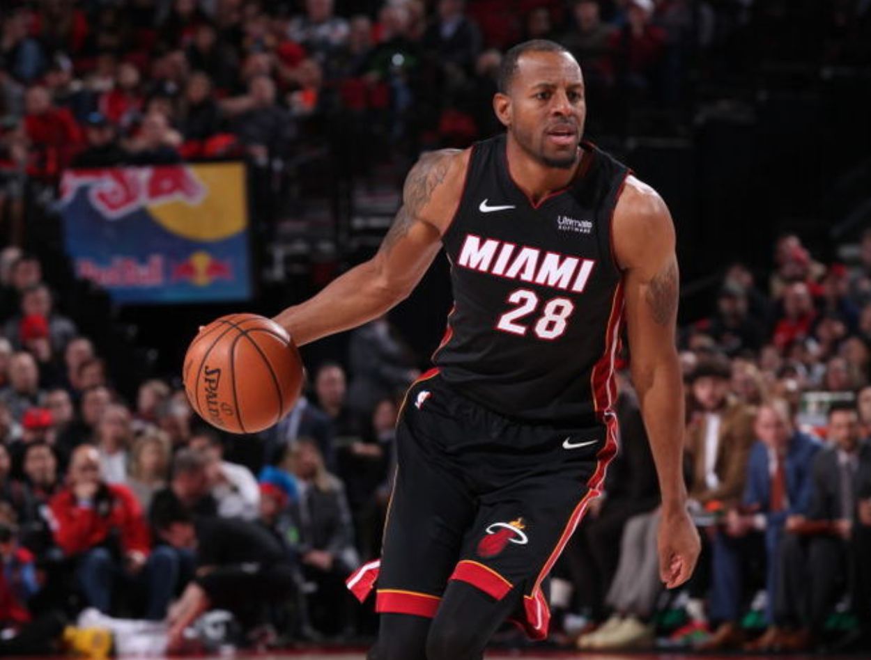 黑虎掏心鬼手抢断!2分6板3助1断 伊戈达拉热火首秀你打几分?