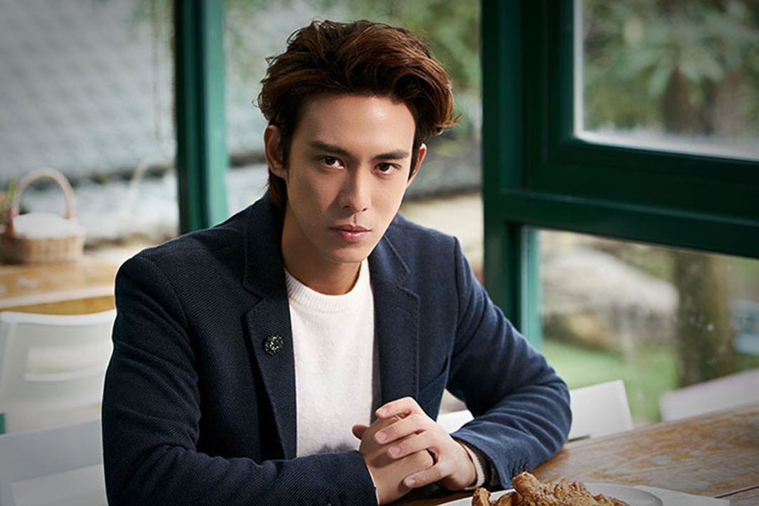 他是黑帮教父,还是陈友谅的后代,儿子更是娱乐圈的当红男星