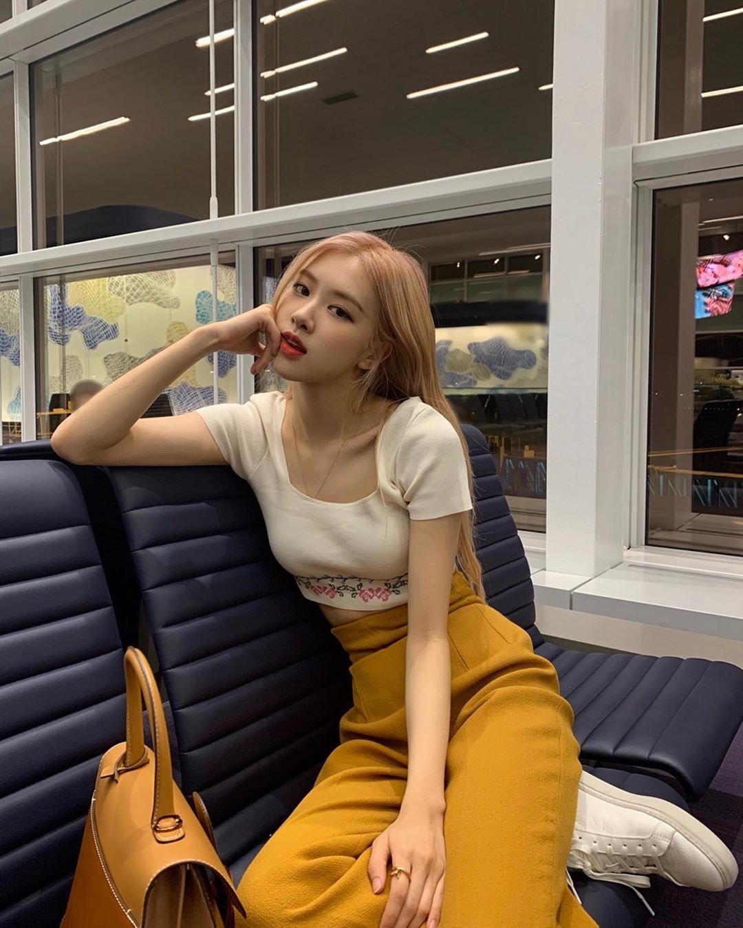 "澳洲玫瑰"朴彩英,身穿豹纹吊带裙夏威夷写真,蚂蚁腰锁骨好美