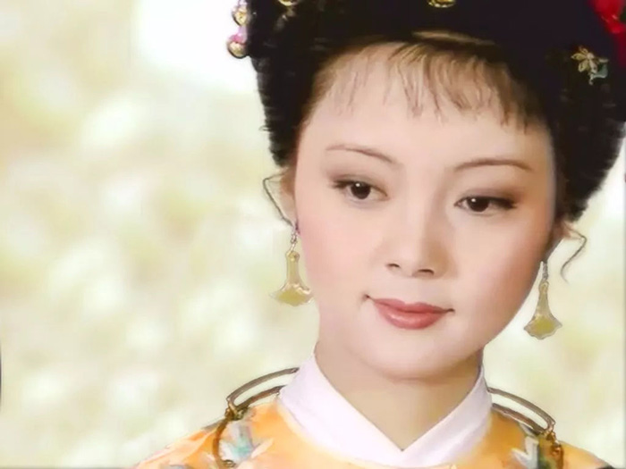 红楼梦:宝钗有两样最经典的饰品,诠释了其凄凉命运