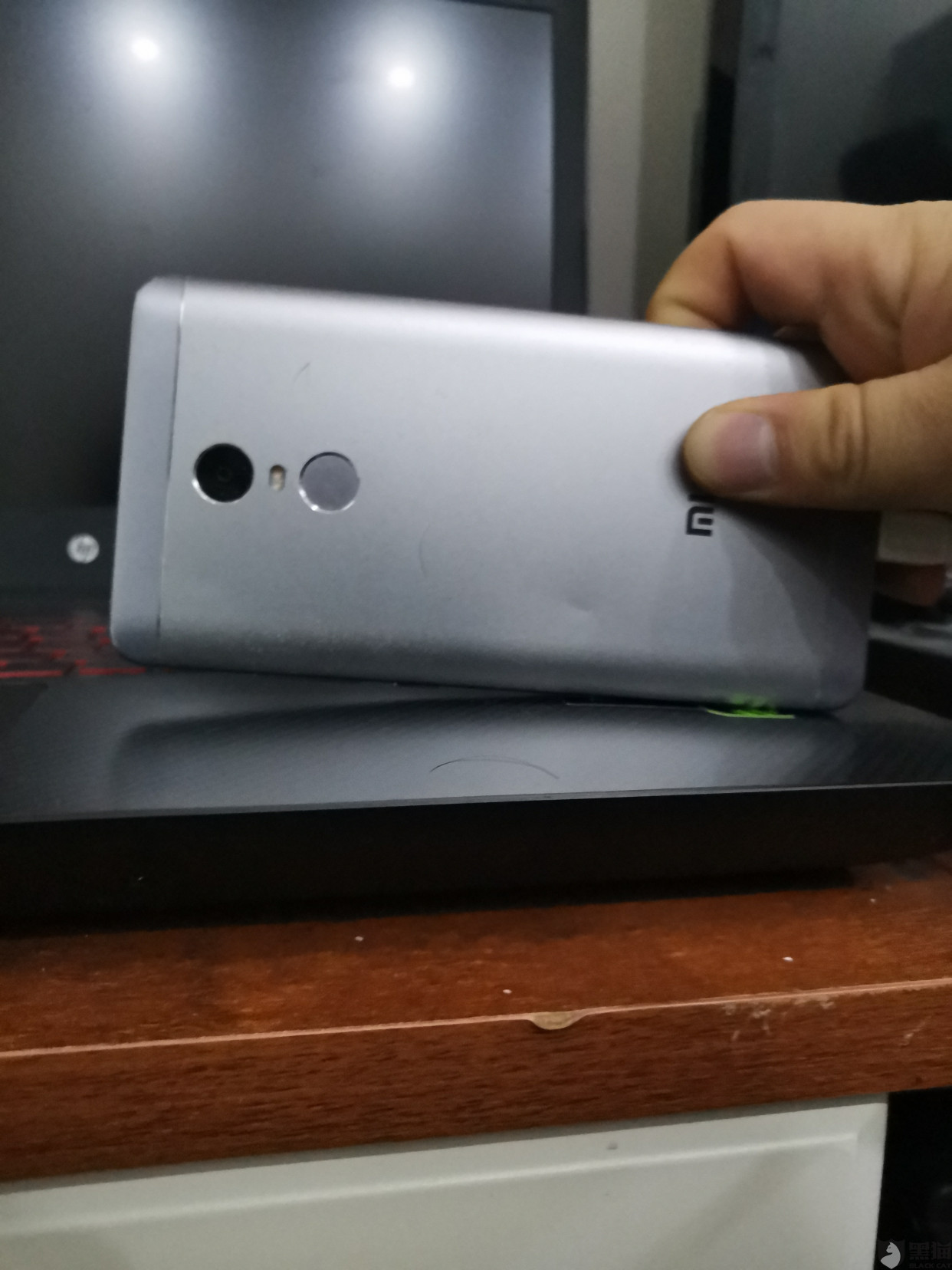 「在线投诉」:惠普暗夜精灵2plus笔记本电池鼓包