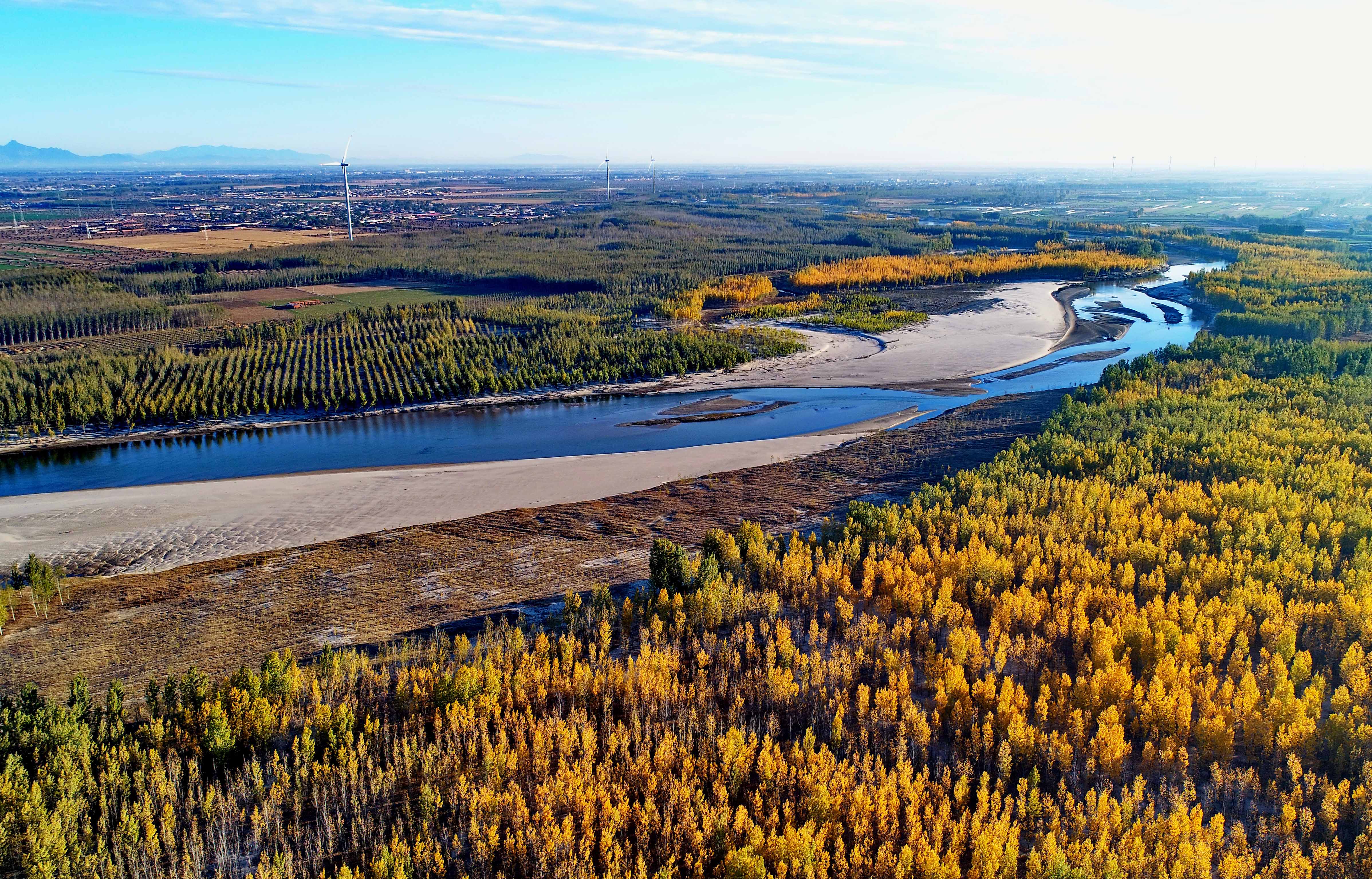 深秋滦河美如画