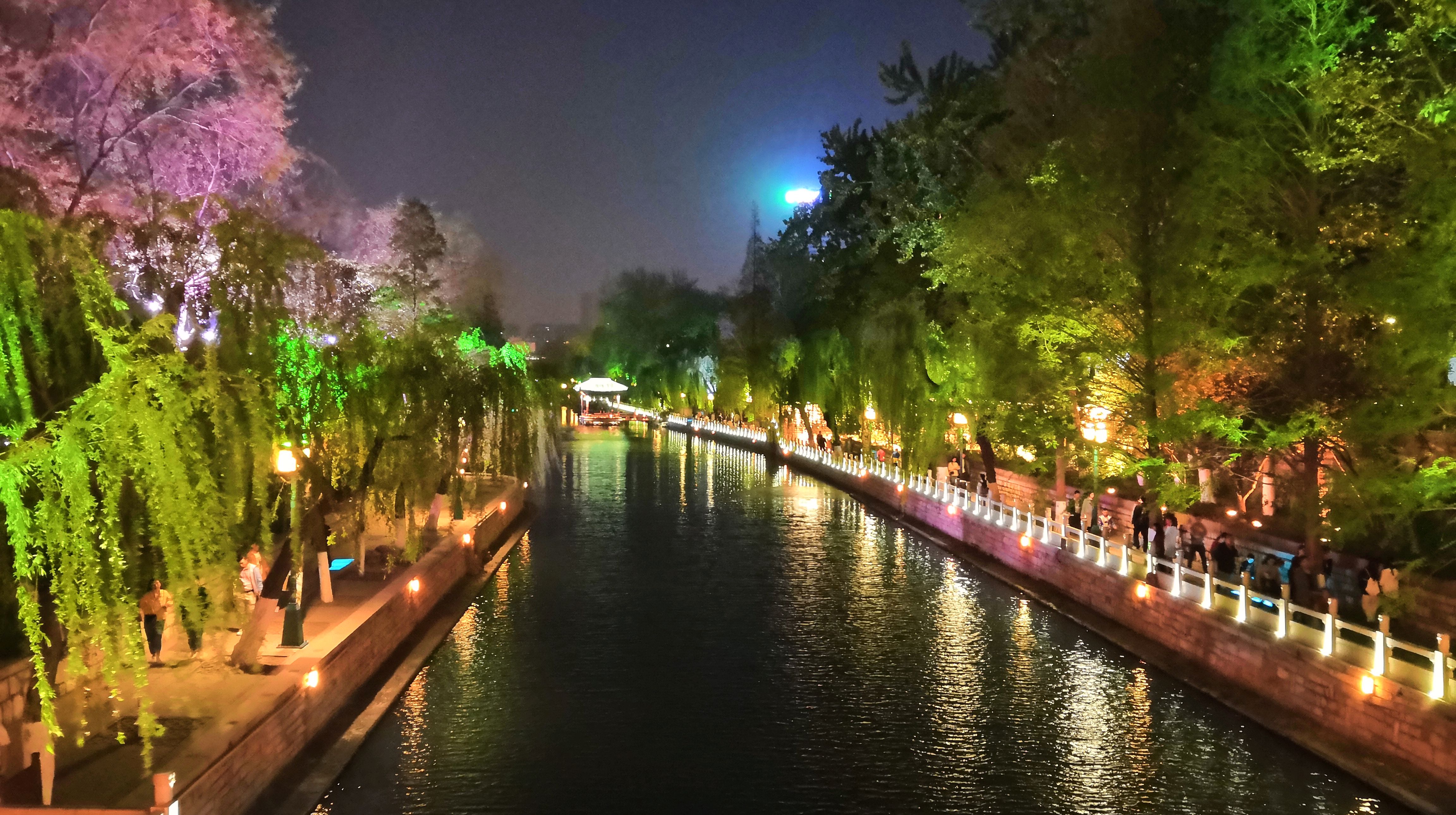 济南夜景–黑虎泉