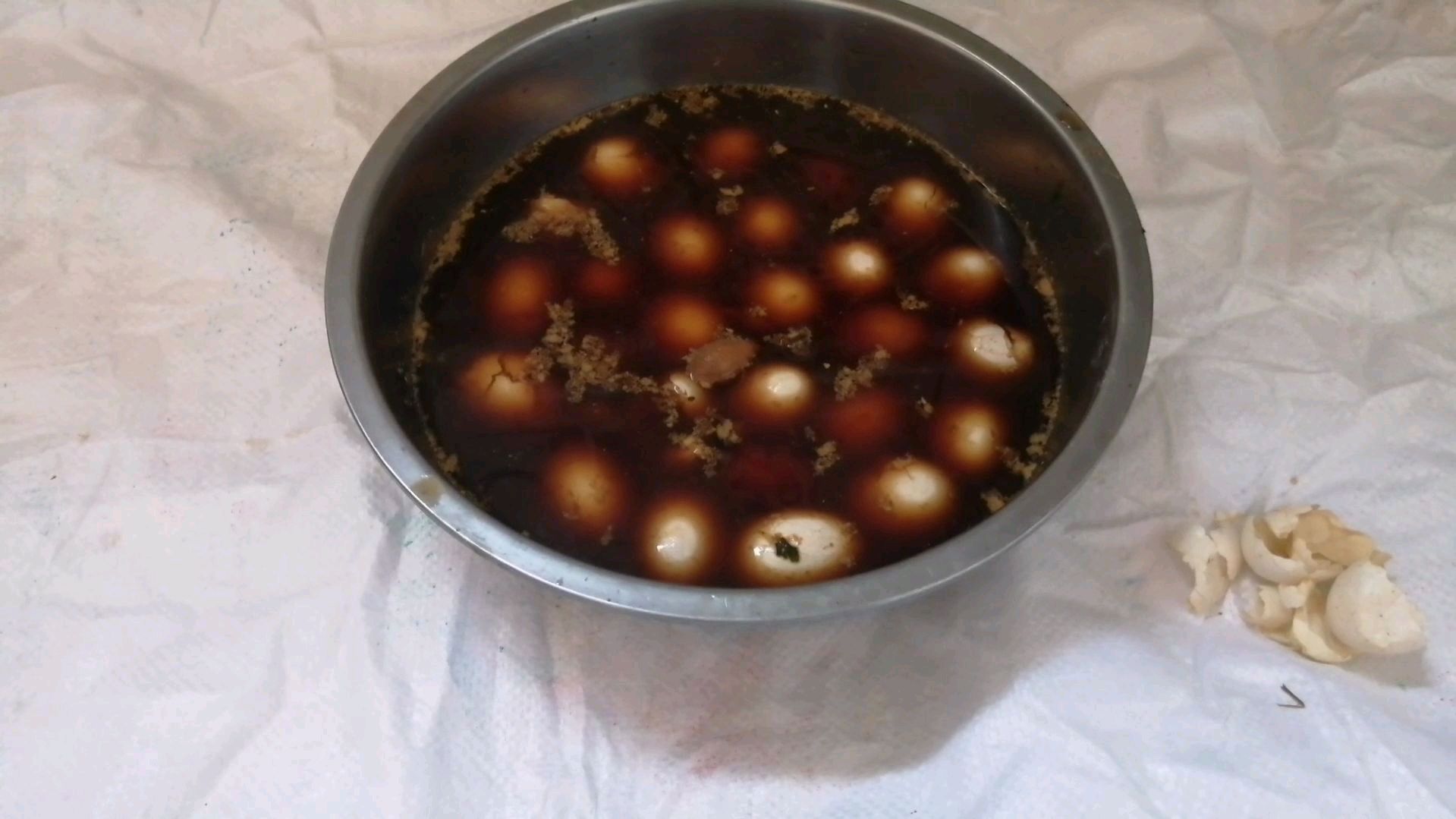 鸽子蛋有营养可以这样煮,不会散黄儿还好吃