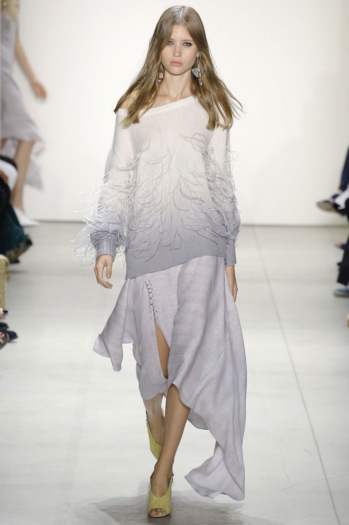 时装秀:造型新颖潮流时尚,模特秀场绽放风采,展现迷人女神范