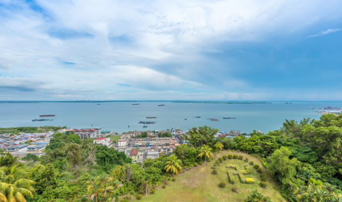 马来西亚沙巴州第二大城市山打根(sandakan),位于沙巴州的东北部,濒临