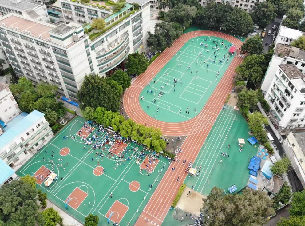广州市西关外国语学校田径运动会闭幕 同欣独家放送精彩内容
