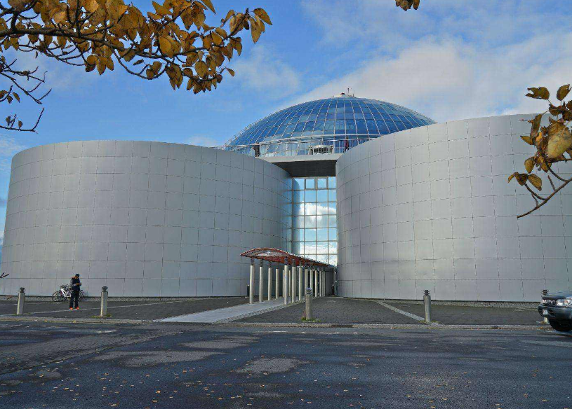 充满色彩的冰岛,美丽的珍珠楼,你有看过这里迷人的景色吗?