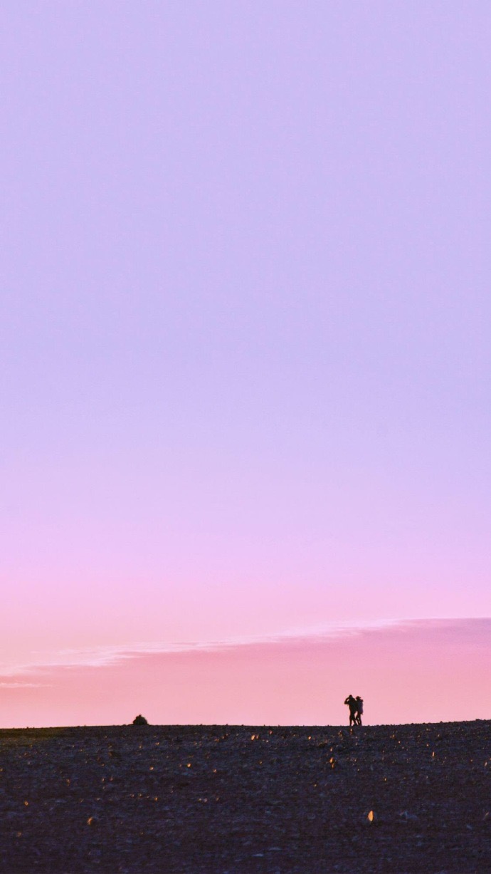 超美紫色系壁纸:紫色的天空