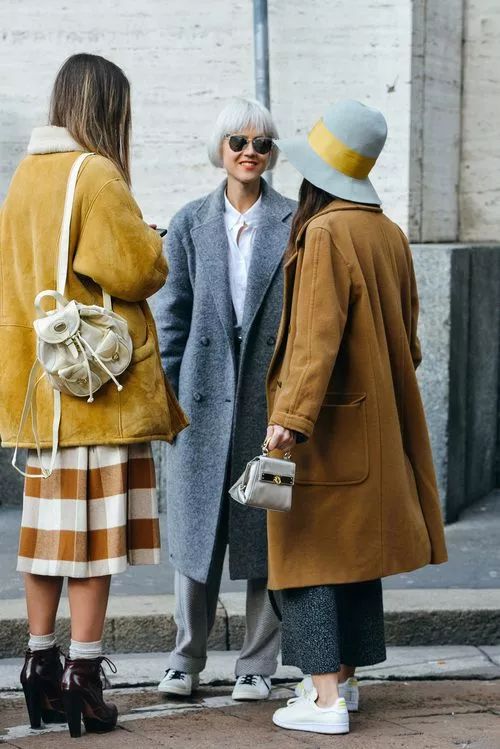 早春复古优雅穿搭!怎么少得了一条格纹半身裙?