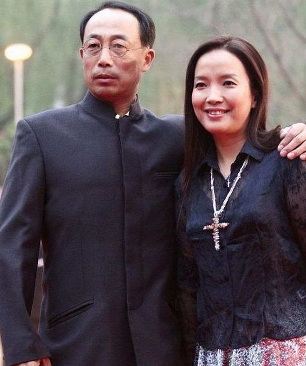 位对恢复高考有些抵触情绪的农场场长,但孙海英本人却一直怀着大学梦