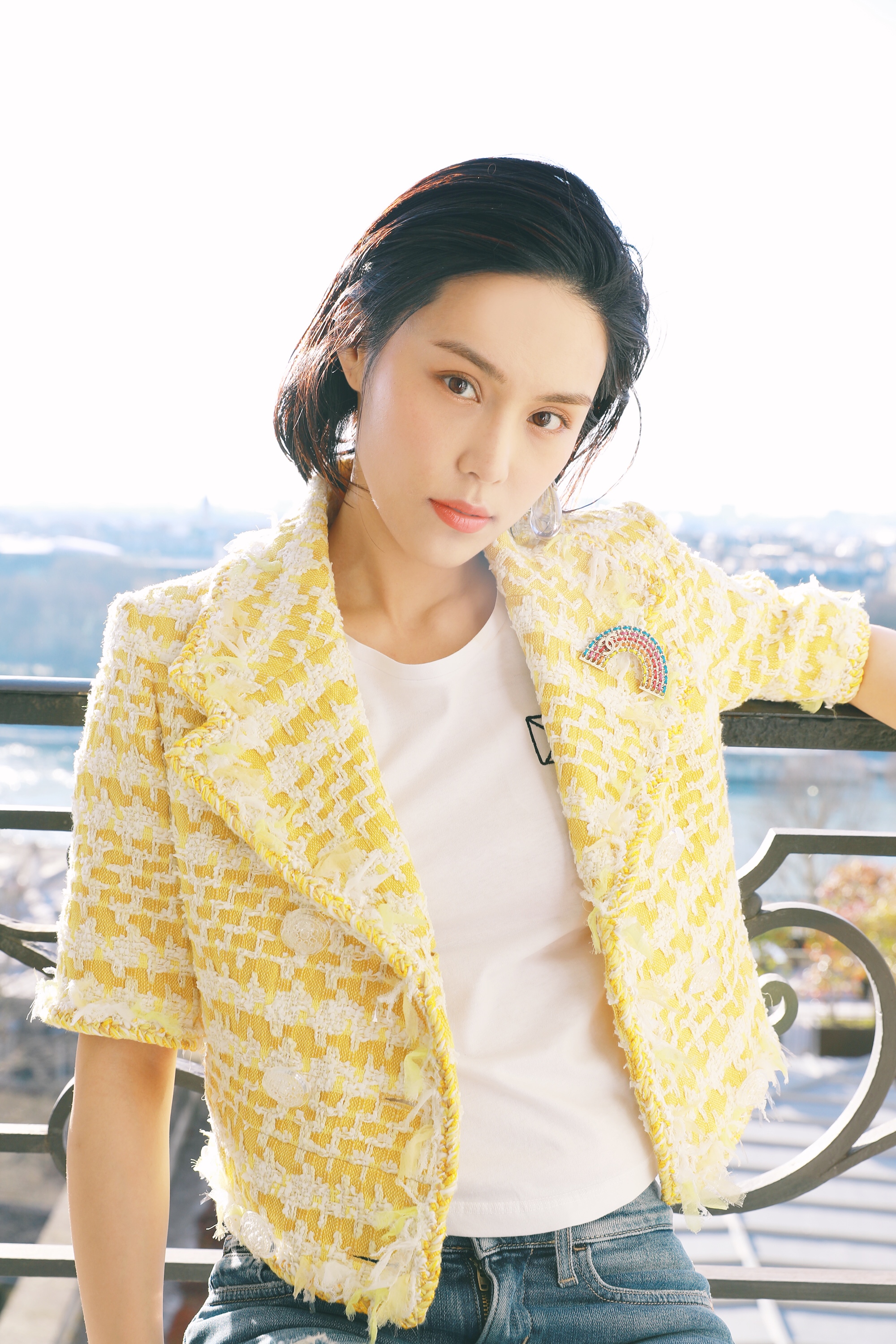 韩丹彤首次亮相香奈儿秀场 化身率性精灵