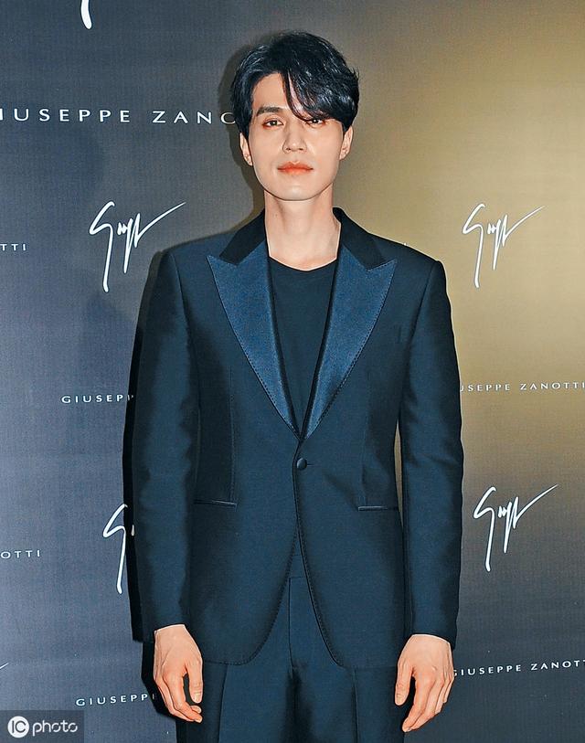 今年又在选秀节目《produce x 101》第4季中担任pd/主持.