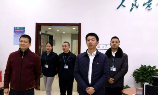 暖心!县长沈晓文慰问春节期间坚守岗位的一线工作人员