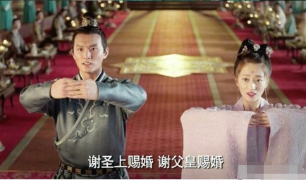 《东宫》裴照向皇上请旨赐婚,珞熙如愿嫁给了裴照,李承鄞放心了