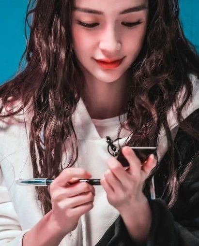 同样的羊毛卷,为何你烫就不好看,跟着戚薇学让你秒变