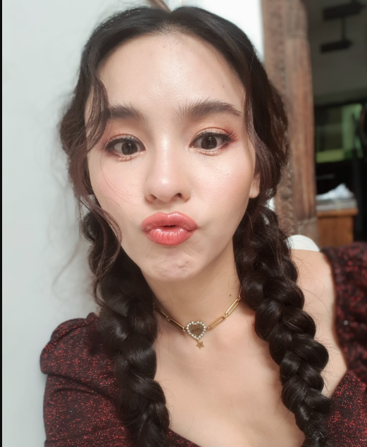 李海娜:泰国甜美女神,如今30岁像18岁,可爱又清新