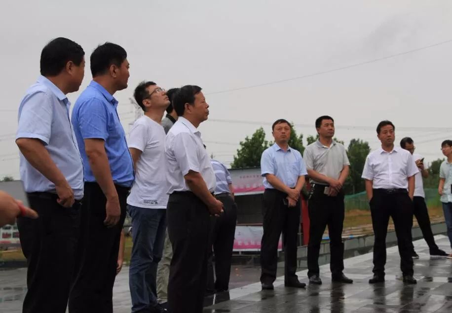 平顶山市原人大副主任,湛河治理指挥部副指挥长王天顺调研硕平花海