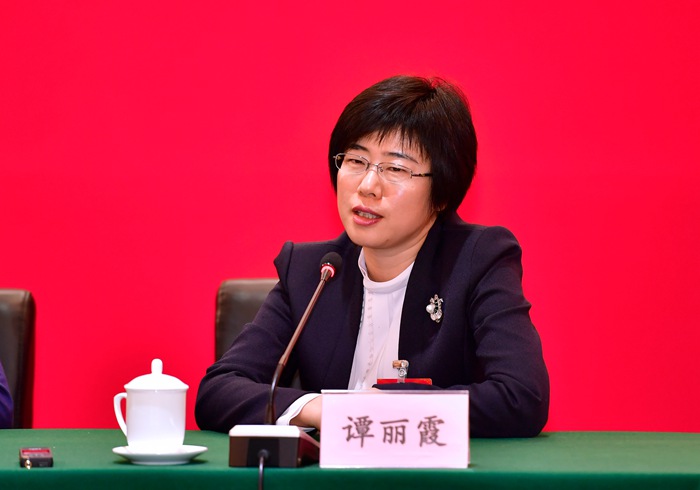 谭丽霞代表答记者问