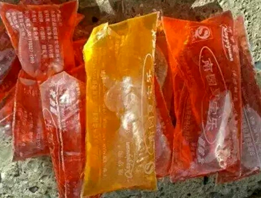 只卖1毛钱的童年零食,冰袋,辣条上榜,全吃过的估计是90后!