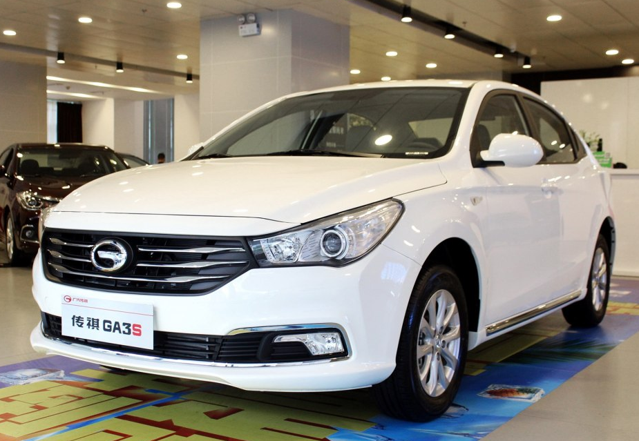 内饰宽敞的传祺ga3s视界 200t 手动精英版