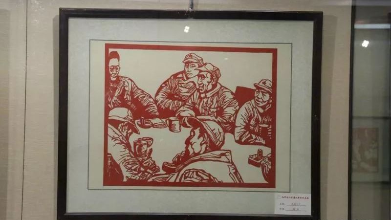 遵义博物馆展出65幅反映红军长征在遵义的剪纸作品