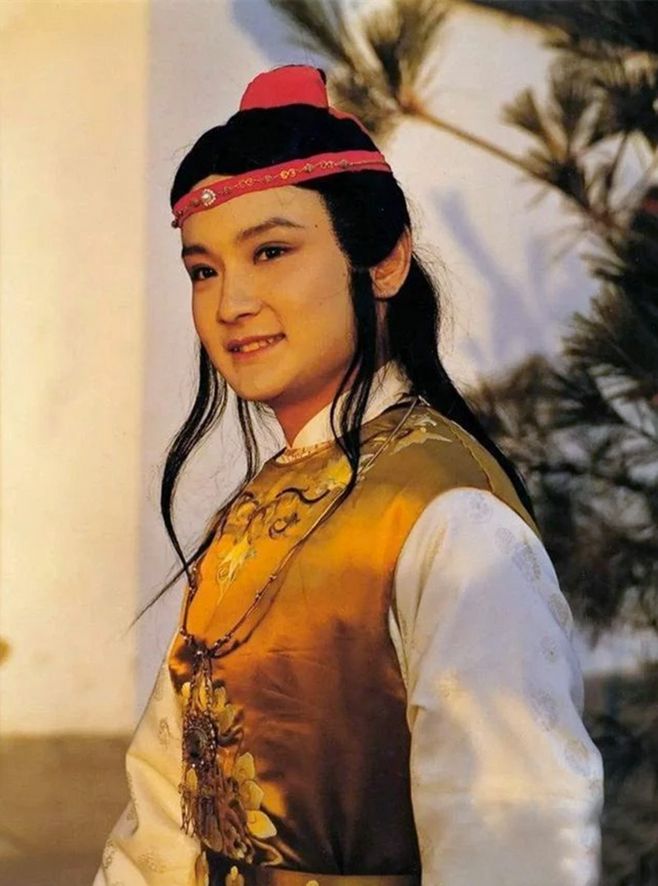 女娲补天剩的五色石成了谁?第一个是孙悟空,最后一个被打回原形