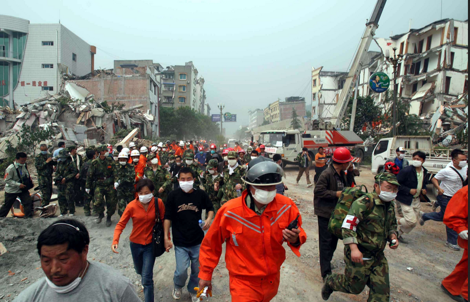要是突然发生地震,住高层的人该怎么逃跑呢?说出来你都不一定信