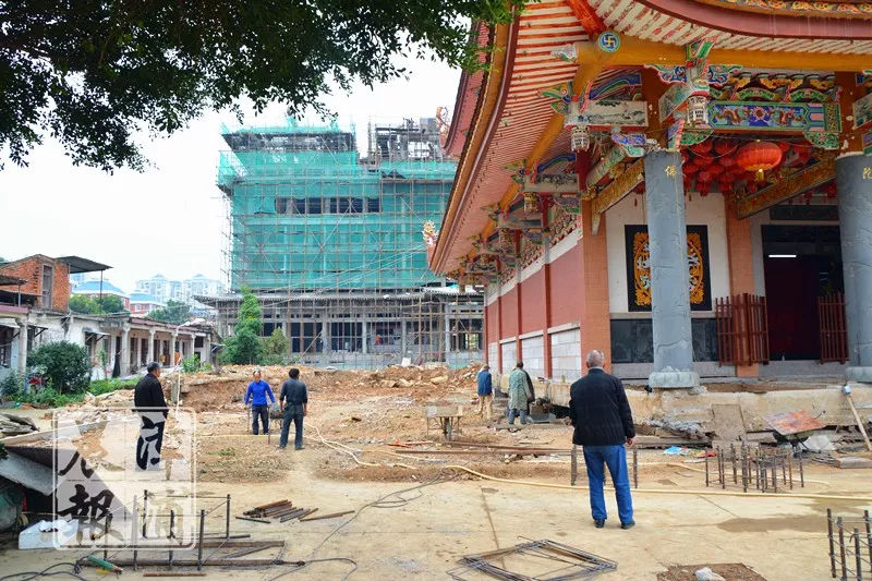 近日漳浦兴教寺大雄宝殿完成了,一次"乾坤大挪移".