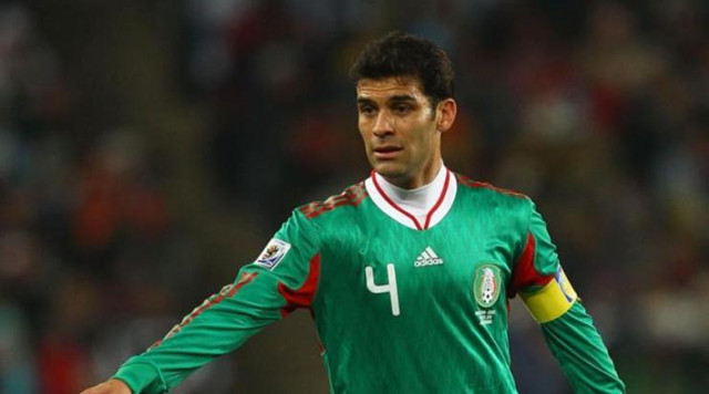 他是巴萨的第一位墨西哥球员,39岁时参加了他的第五届世界杯