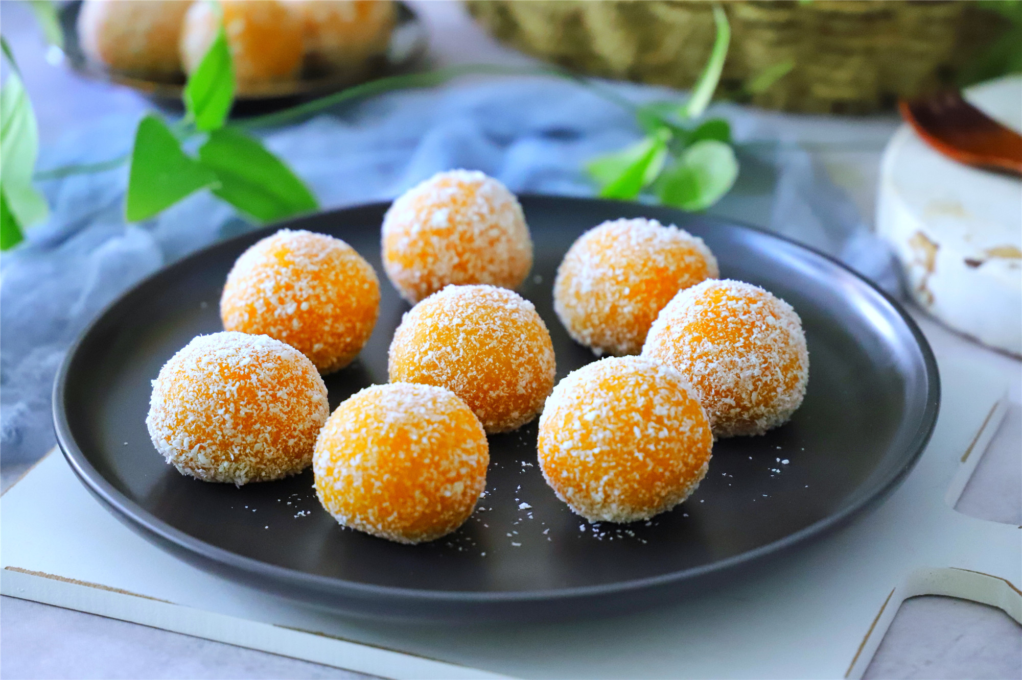 1块南瓜,1碗糯米粉,教你做南瓜丸子,香甜软糯,好吃不上火