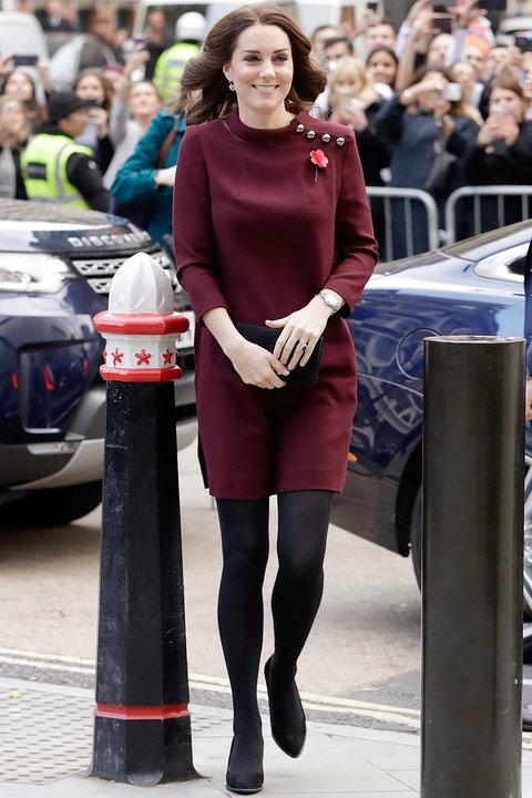 凯特王妃穿上丝袜,黑丝袜搭配优雅,最后一张姿势很销魂!