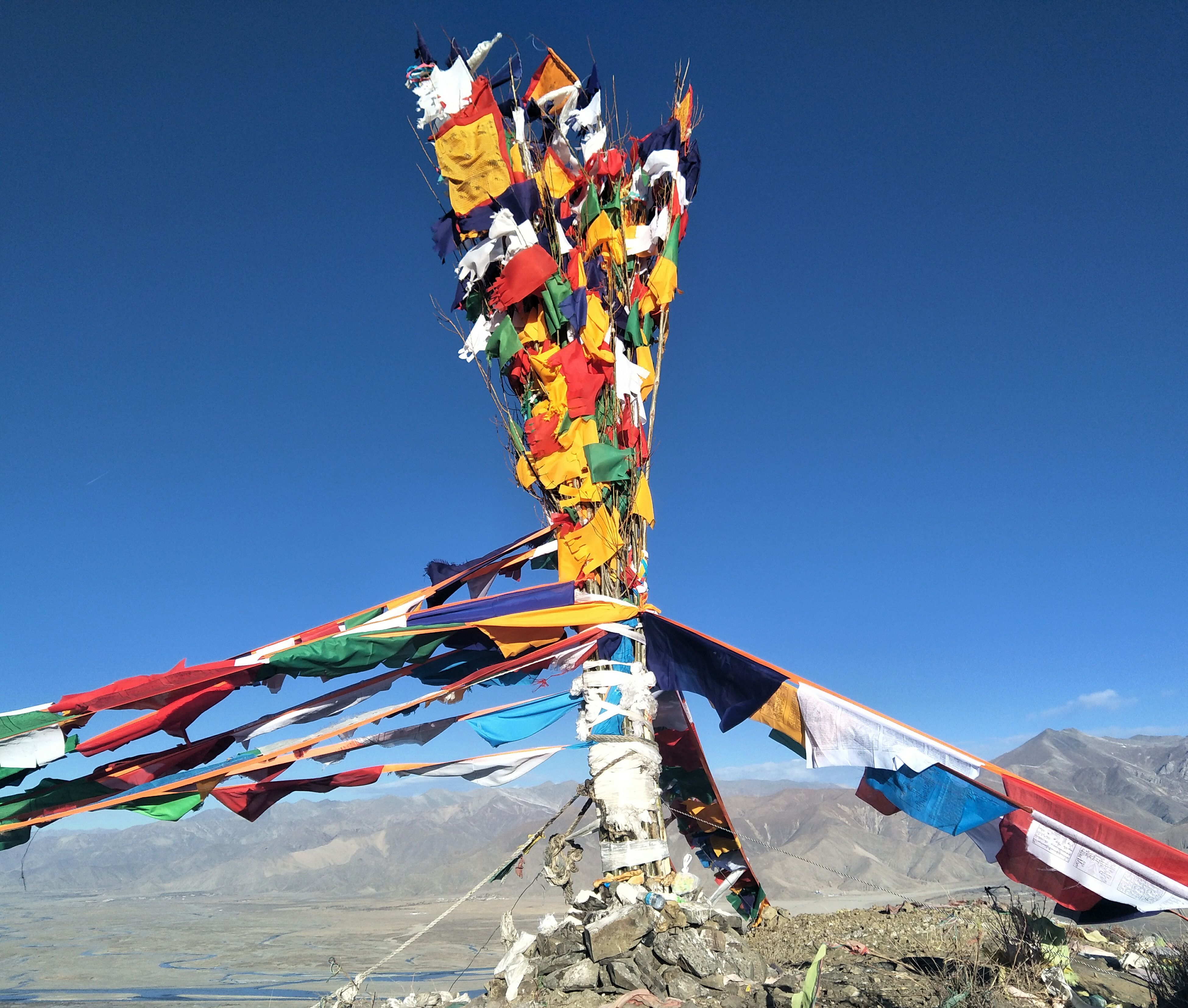 藏族五彩经幡分别代表什么?