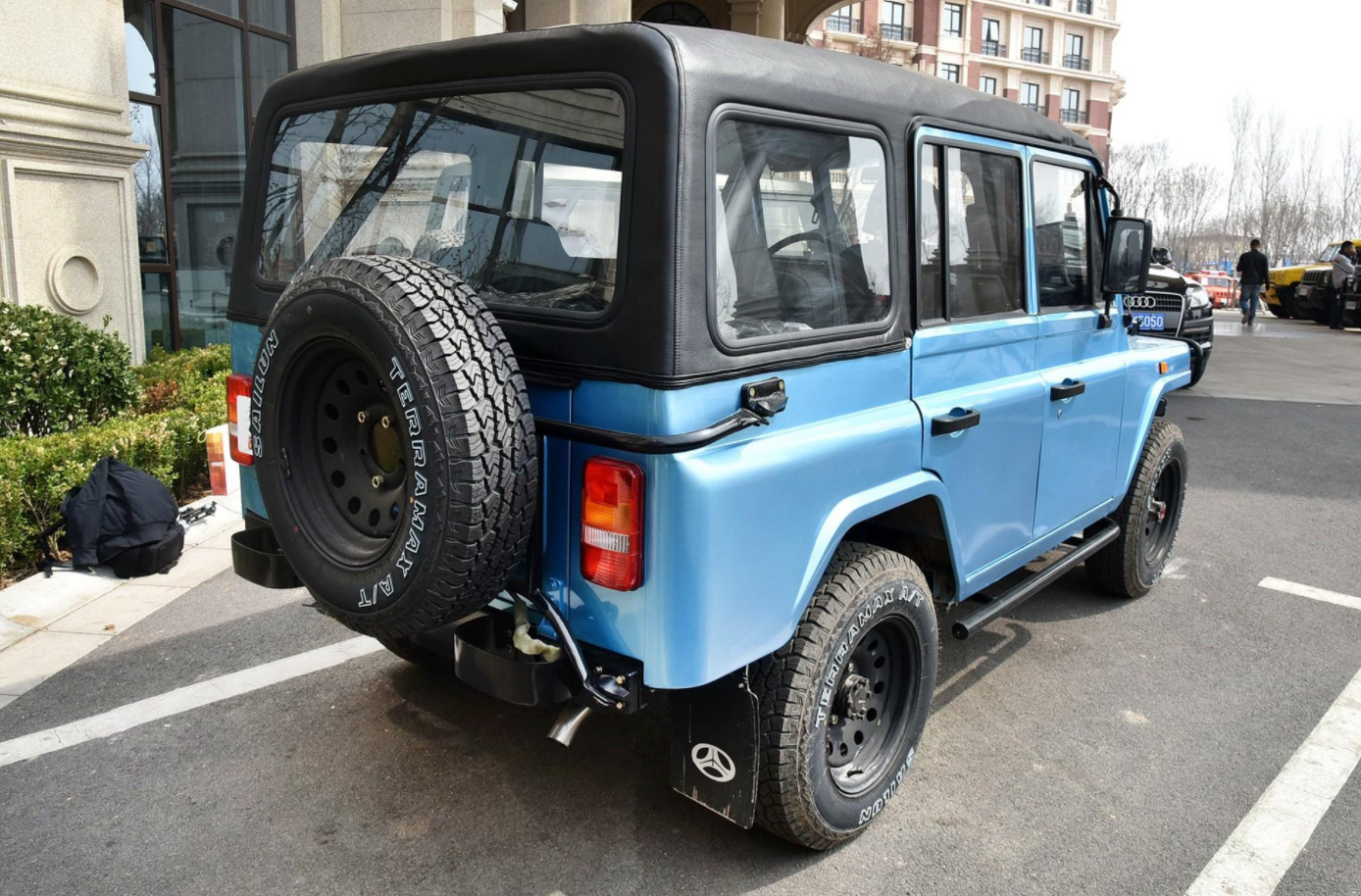 18款北汽212正式亮相,比牧马人和路虎还硬派,配分时四驱售价6万