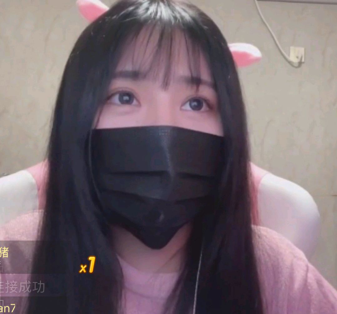 绝地求生:一条小团团首次露脸直播,助力武汉公益