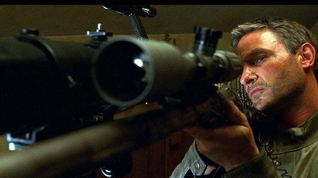 电影《通缉令》:颠覆常识的枪战场面,却感觉很真实