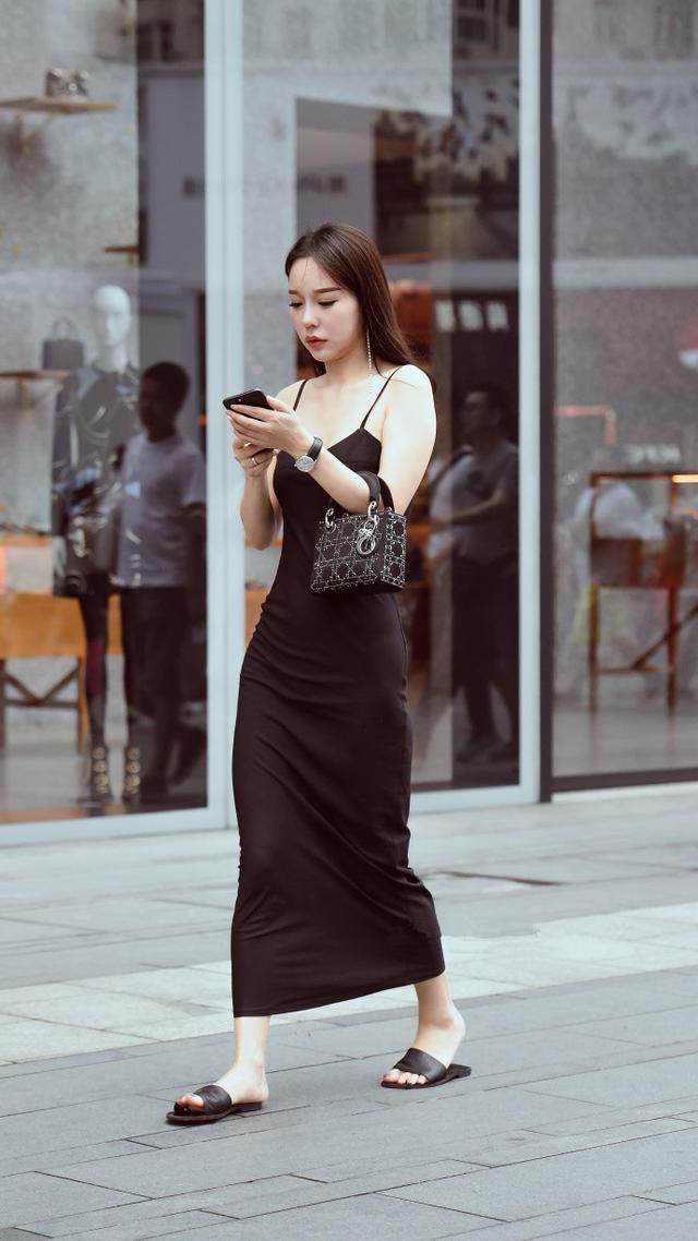 街拍:图1的打扮让我想起了香港明星,特立独行的徐濠萦