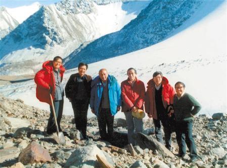 施雅风:中国现代冰川科学开拓者