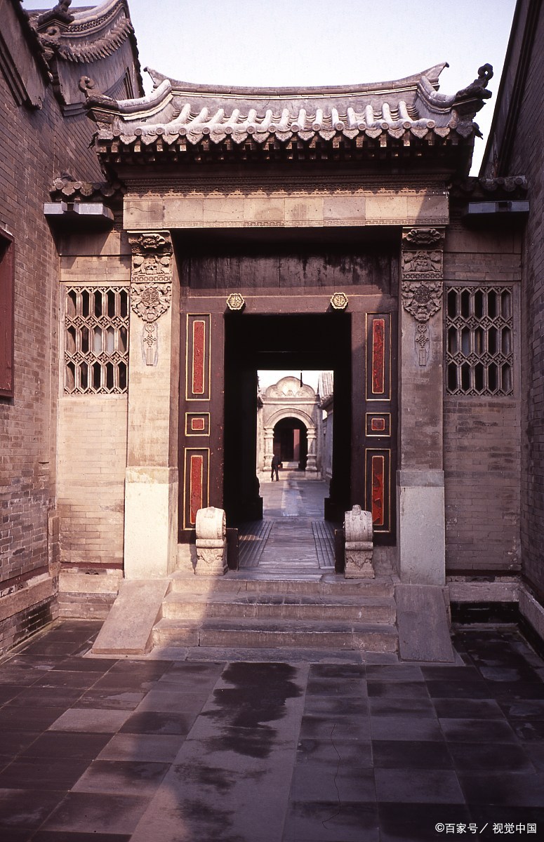 天津的石家大院,又称石家花园,尊美堂,位于天津市西青区杨柳青镇,是