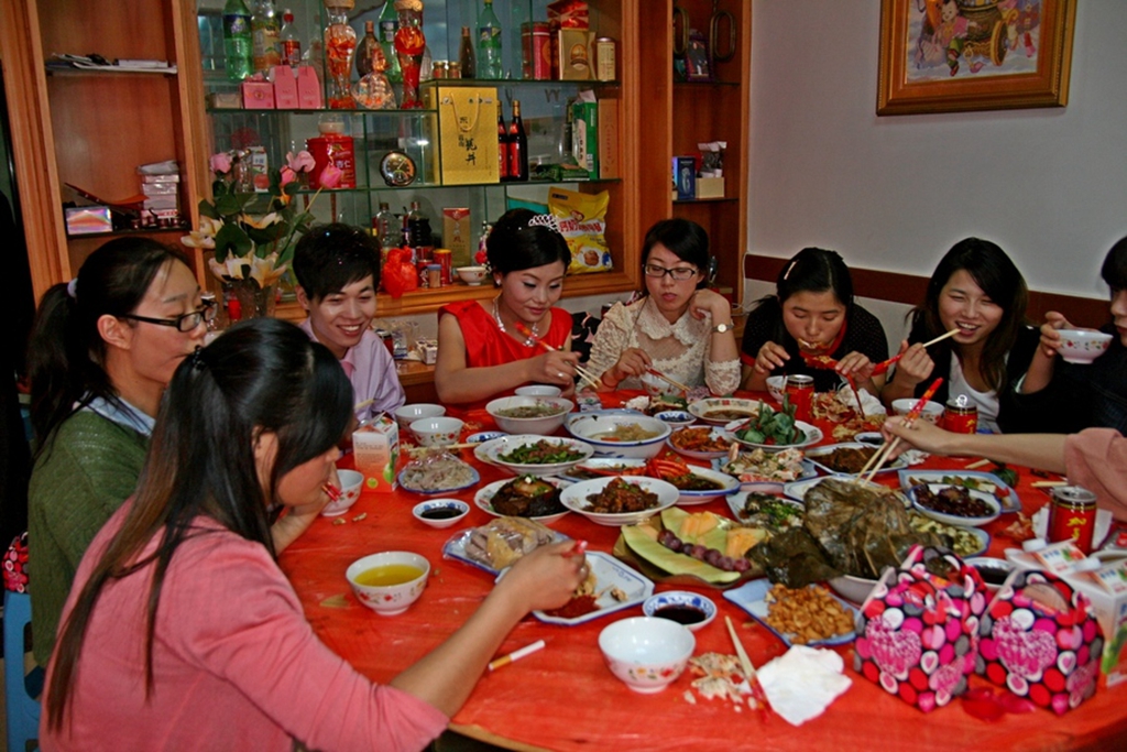 农村亲戚大聚会,明白人都能看懂的道理,你竟然看不出来?