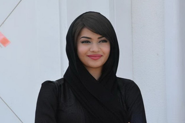 阿联酋女人装扮图片