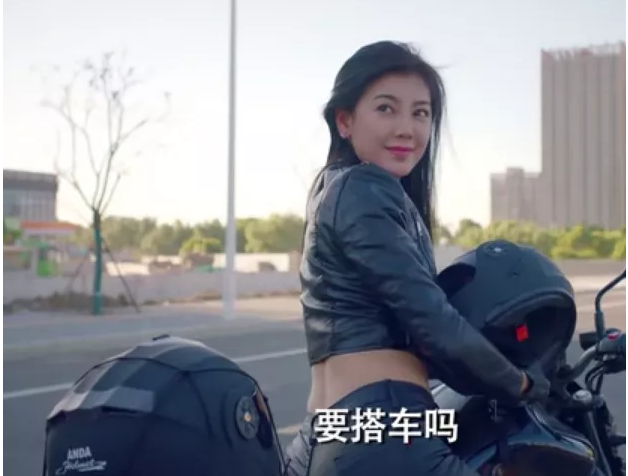 《爱情公寓5》秦羽墨回归!从淑女风化成酷女孩,全网都被惊艳了