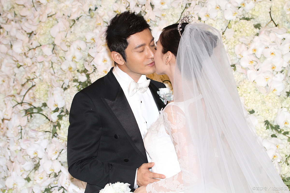 黄晓明和angelababy这个时候官宣离婚,有前兆吗?